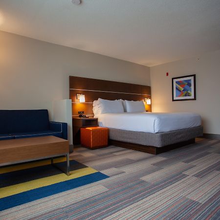 Holiday Inn Express & Suites Atlanta Perimeter Mall Hotel By Ihg Sandy Springs Exterior photo