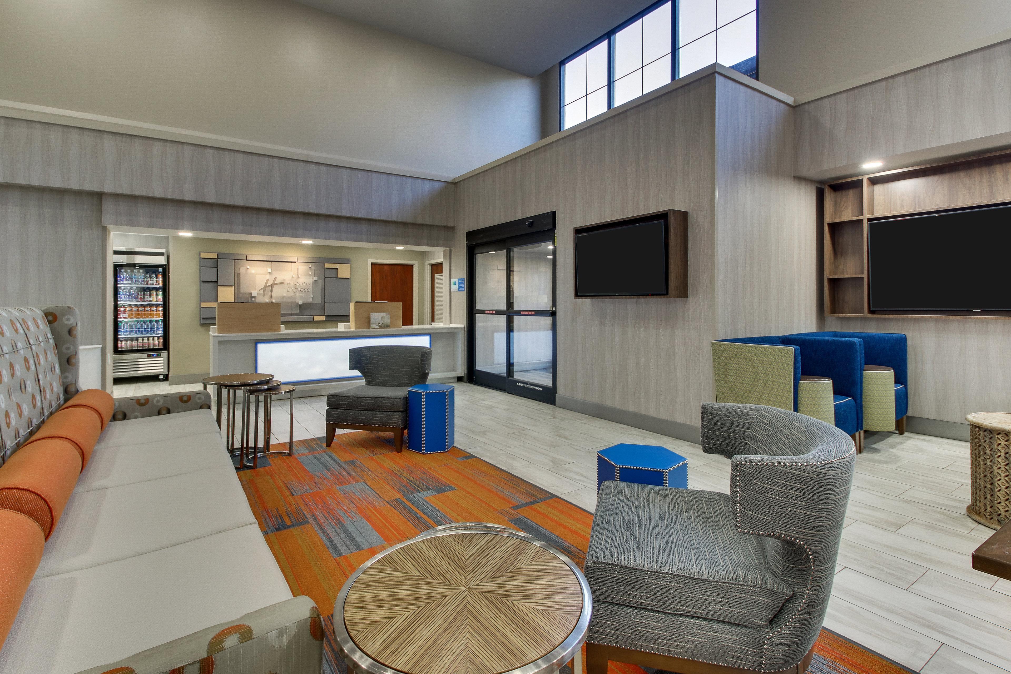 Holiday Inn Express & Suites Atlanta Perimeter Mall Hotel By Ihg Sandy Springs Exterior photo